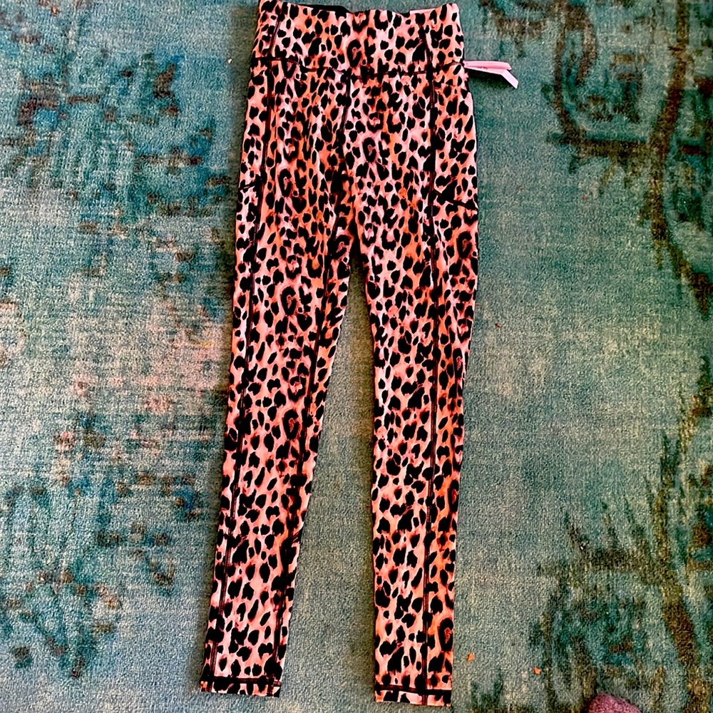 Victoria’s Secret incredible essential leggings
